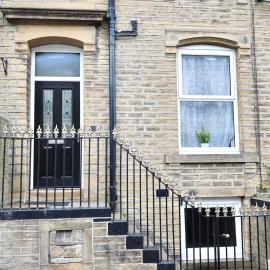 Cosy 3 Bed Home, Holywell Green