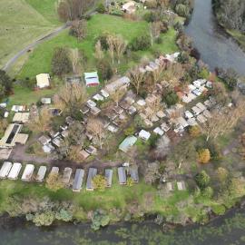 Breakaway Twin Rivers Caravan Park, hotel di Acheron