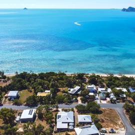 "Tranquillity by the Sea" your Hideaway Bay Holiday Rental-Whitsundays, hotel v destinaci Hideaway Bay
