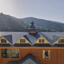 The Chail Pine Orchard Resort, hotel em Chail