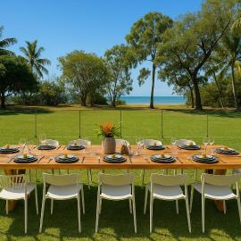 Da White Beachfront House Near Palm Cove, Hotel in Kewarra Beach