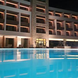 Cavo Drymades, hotel en Dhërmi