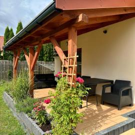 Domy całoroczne Trzy Akacje, hotel in Rydzewo