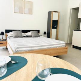 The Urban Suite - Stylish and with FREE parking