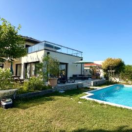 Villa contemporaine avec piscine - Céleste