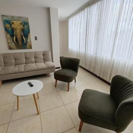 Apartamento Premium 2HAB Parque los libertadores، فندق في دويتاما