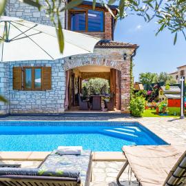 Villa San Andrea - ideal for families, 8 adults, 2 children up to 5 years, 1 children up to 1 years, hotel in Svetvinčenat