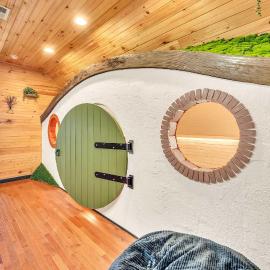 Rivers Ledge Cabin with breathtaking views hot tub & indoor pool, Hotel in Bryant