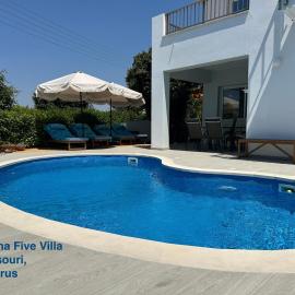 Alpha Five, Hotel in Pissouri