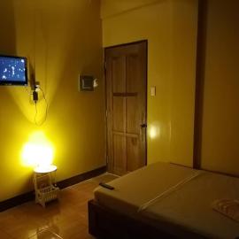 Son-J Lodge, hotel en Calbayog