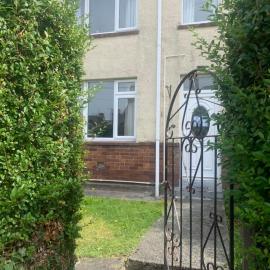 Room only guest accommodation, guest house self catering, hotel em Bangor