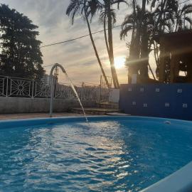 Lopez Village GuestHouse, hotel in Serra Negra