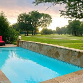 Golfers' Paradise 3BR Single House with Private Pool & Golf Course View- Man Gated, Marina in Lake Conroe, Tennis courts & Gym Access, hotel din Montgomery