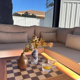 Suur Kodu- Beachfront House plus Tiny Home, hotel in Sellicks Beach