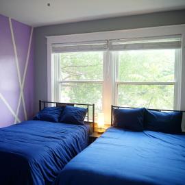 Cute Neighborhood Rainbow Apt, hotel i Saint Louis