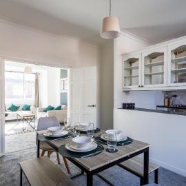 Modern 3-Bed Home Sleeps 5 Free Parking, Hotel in Dunston