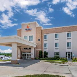 Comfort Suites West Omaha, hotell i Skyline