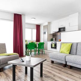 Business and Family Homes, hotel a Burgau