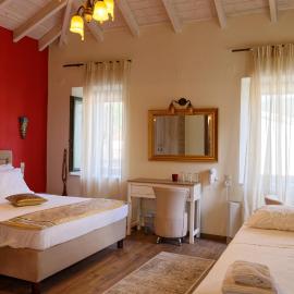 Alexandra Hotel, hotel en Kalentzi
