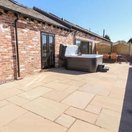 The Shippon, hotel i Helsby