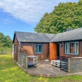 Nice Home In Gotlands Tofta With Wifi