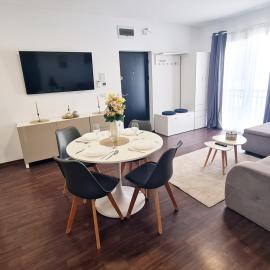 Esther Line Apartments-Near Iulius Mall, Self Check-in,Free Private Parking subject to availability – hotel w mieście Timişoara