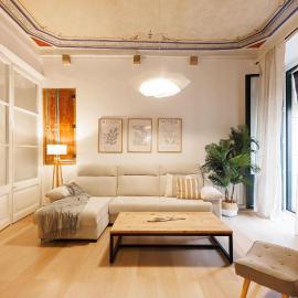 Bravissimo Plaça del Vi, Authentic Historic Apartment