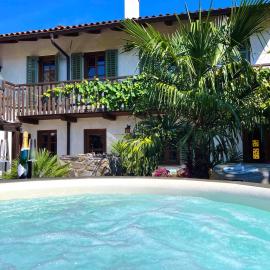 Historic Wine-Stone House, hotel v mestu Vipava