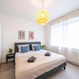 6P Zentrale Suite mit Balkon & Parkplatz