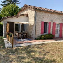 Petit Rousset Gite Noyer, hotel in Eymet