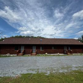 Riverfront Loft 6, Hotel in Crystal Falls