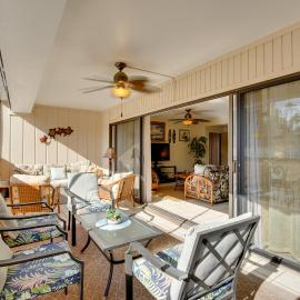 Centrally Located Kailua-Kona Condo w/ Lanai!