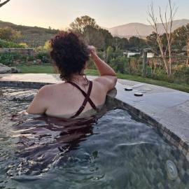 Riverhide, Private Riverside Villa with Jacuzzi & Mountain Views, hotel in Bonnievale
