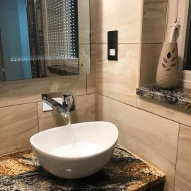 Your Place in Windsor with Kitchen and Terrace