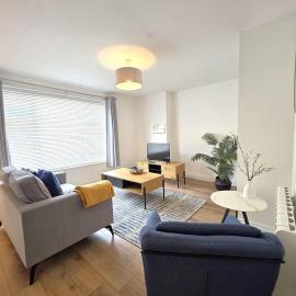 Stunning One Bed Flat at Dawe Luxury Suites - An Entire Apartment near Ely Cathedral & Train Station - The Perfect Base to Explore Ely, Cambridge, Norfolk & London - 2 Guests Max