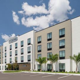 StudioRes by Marriott Fort Myers Airport، فندق في Miromar Lakes
