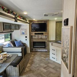 Tranquil Stay Close to Hotspots, מלון 