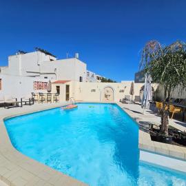 Peaceful escape with private pool, Hotel in Mellieħa