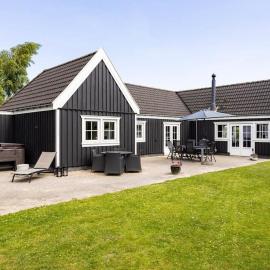 Tennis, spa outside & inside and sauna - Tisvildelund, hotel i Vejby