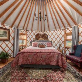 Equestrian Elegance - Unit #8, Hotel in Woodway