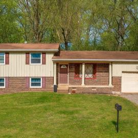 Game Room and Bunks Sleeps 12 Near Downtown, hotel in Nashville