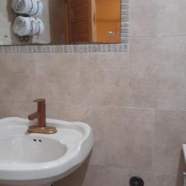 Cozy Studio, hotel in Spanish Town