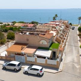 CASA Adosada obra nueva Calas santa pola del este 50 metros del mar, hotel in Santa Pola
