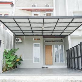 Griya Mahoni Palagan Homestay Jogja, hotel in Ngaglik