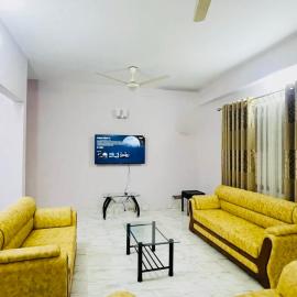 3 Bedroom AC WiFi Luxury Apartment Near Airport & Metro Sector 7 Uttara, hotel a Dacca