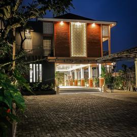 Abriki Village, hotel a Kalianget