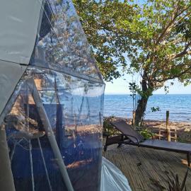 Beach Glamping Dome Dauin Modern Style, hotel v destinaci Dauin