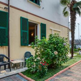 Lovely Apartment In Chiavari With Wifi, hotel u gradu 'Chiavari'