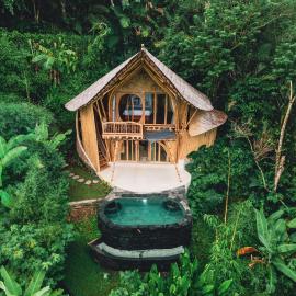 Avina Stays - Neve's Bamboo houses, hotel v destinaci Selat