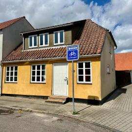 Kaj Munks Gade 19 - 3 værelses - 98m2, khách sạn ở Maribo